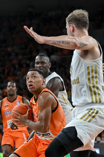 击型中场的 击型中场的